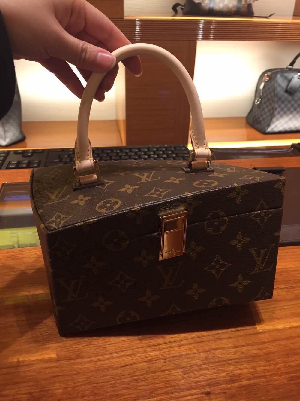 Real Louis Vuitton Twisted Box Frank Gehry Bag M40275